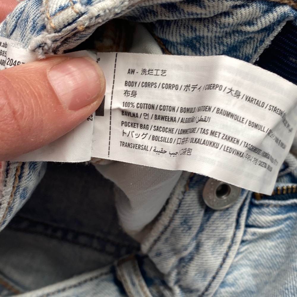 Abercrombie Kids Denim Blue Relaxed Jeans - Picture 3 of 8